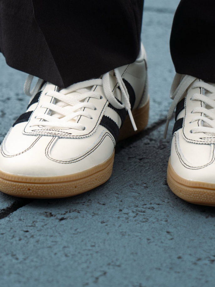 adidas Originals for ADAM ET ROPÉのスニーカー